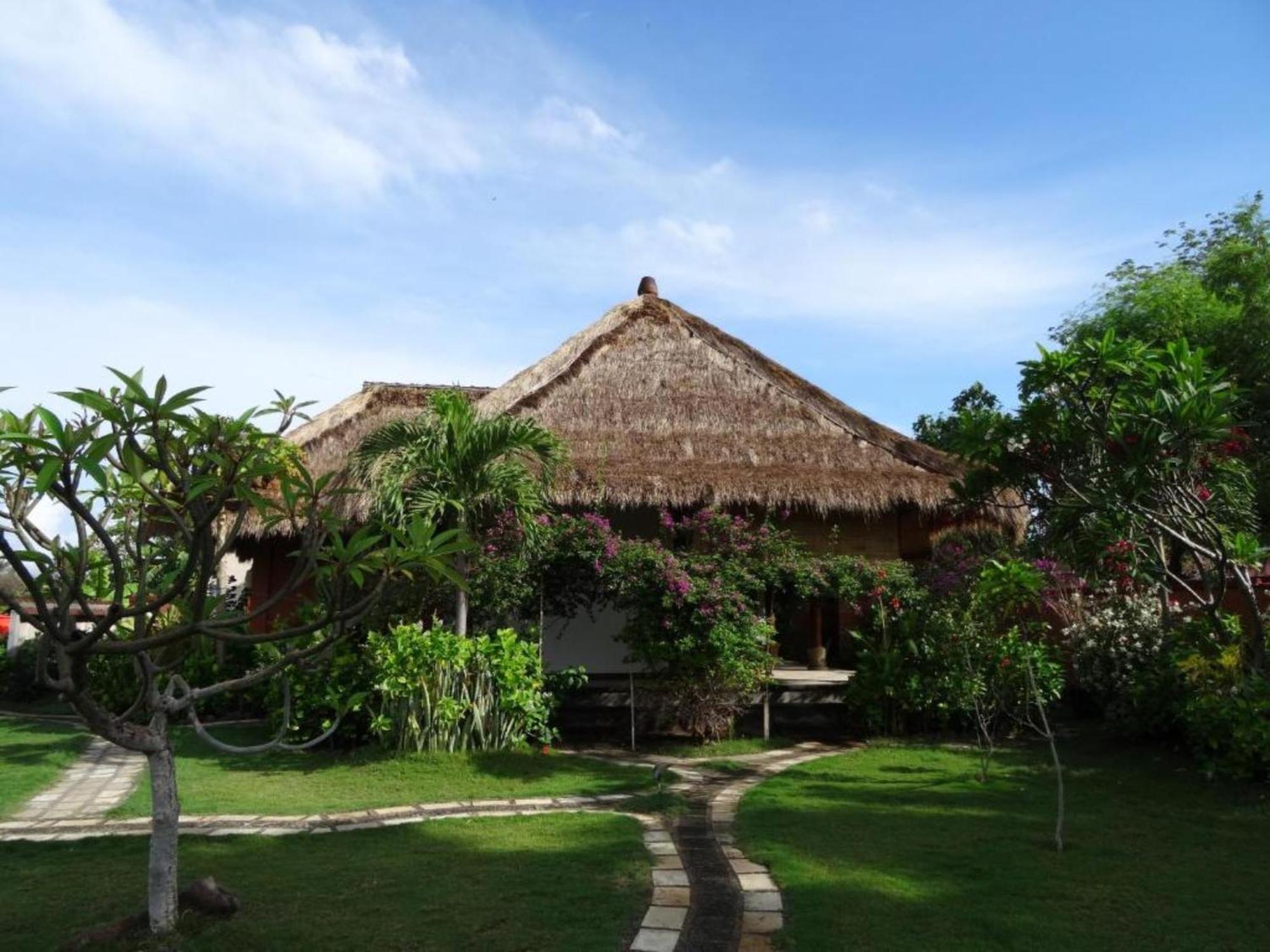 Sunia Loka Bungalows & Dive Center Pemuteran  Exterior photo